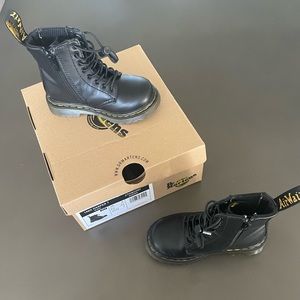 Dr Marten 1460 Harper toddler size 7 BLACK lightly worn